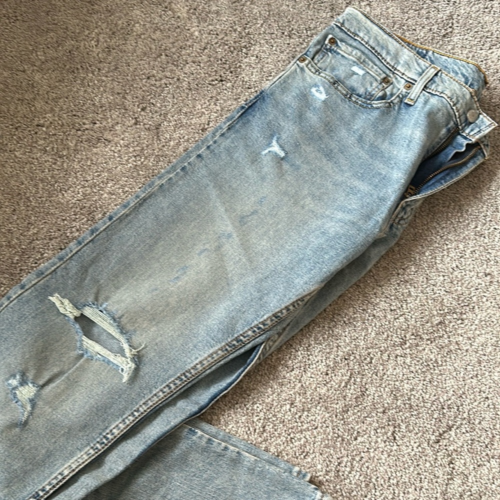 Men’s Levi’s 512 jeans, size 34x30, ripped style